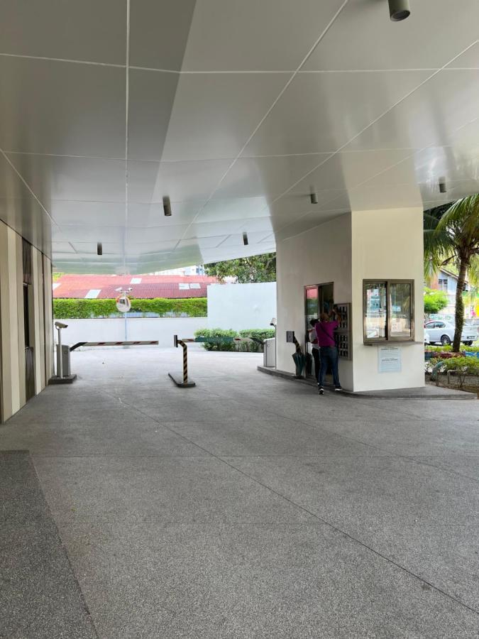 By The Sea Beachfront Designer Suites Penang - Managed By Art Of Tree Batu Feringgi Exterior foto